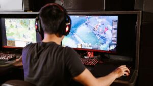 閉ざされた闇の世界『VCRGTA』に潜入