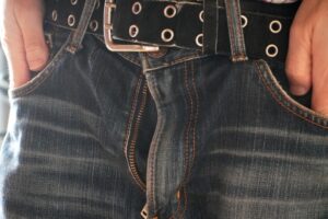 なにわ男子・大橋和也のチャック全開写真掲載の新聞が高騰中！Sexy Zone移籍話まで出てくる始末。その新聞をまだ見られます！