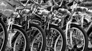 悪質自転車暴走族に道交法改正で青切符取り締まり