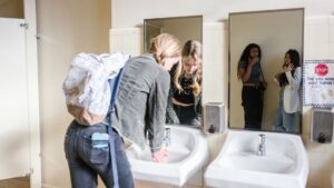 秩父市役所の女子トイレにカメラ設置の新井宏明職員を逮捕