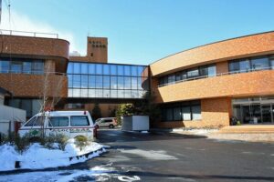 【青森】虚偽の死亡診断書を認知症の医師が。みちのく記念病院の石山兄弟医師を逮捕。安楽死も？