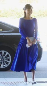 【画像】ご公務では相応しくないと指摘されたボディラインくっきりワンピースの佳子内親王。夜のおかずにｗ